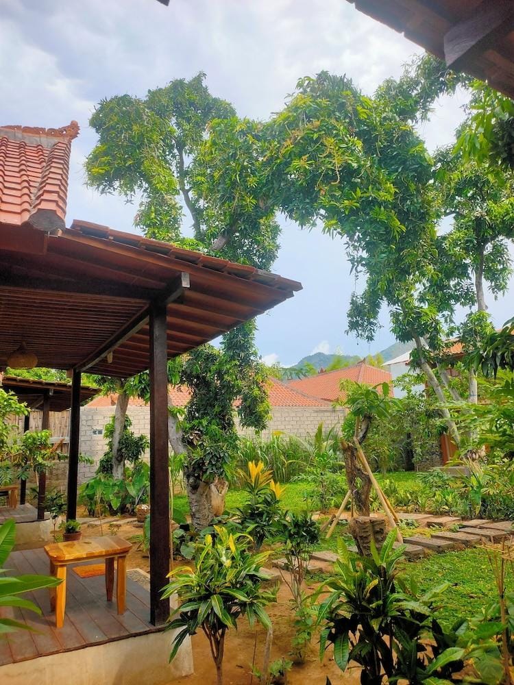 Vanaya Lodge Hotel in Bali