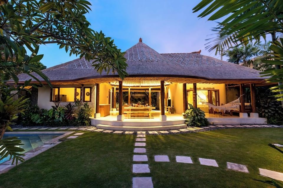 Kubu Cempaka Kuning Hotel in North Kuta