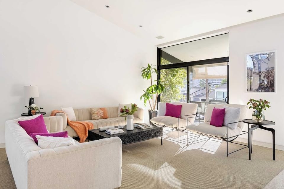 Kings Road West Hollywood Luxury Pool, Views, Firepit, Modern Design Hotel in West Hollywood