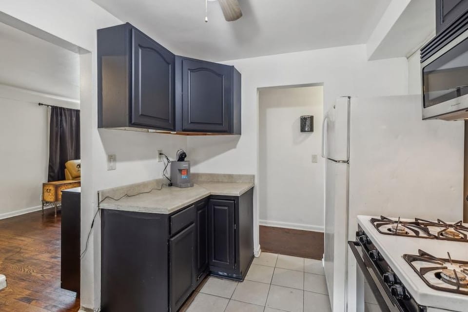 Queen G2 Mansion 3 Bedroom Home by RedAwning Hotel in Inkster
