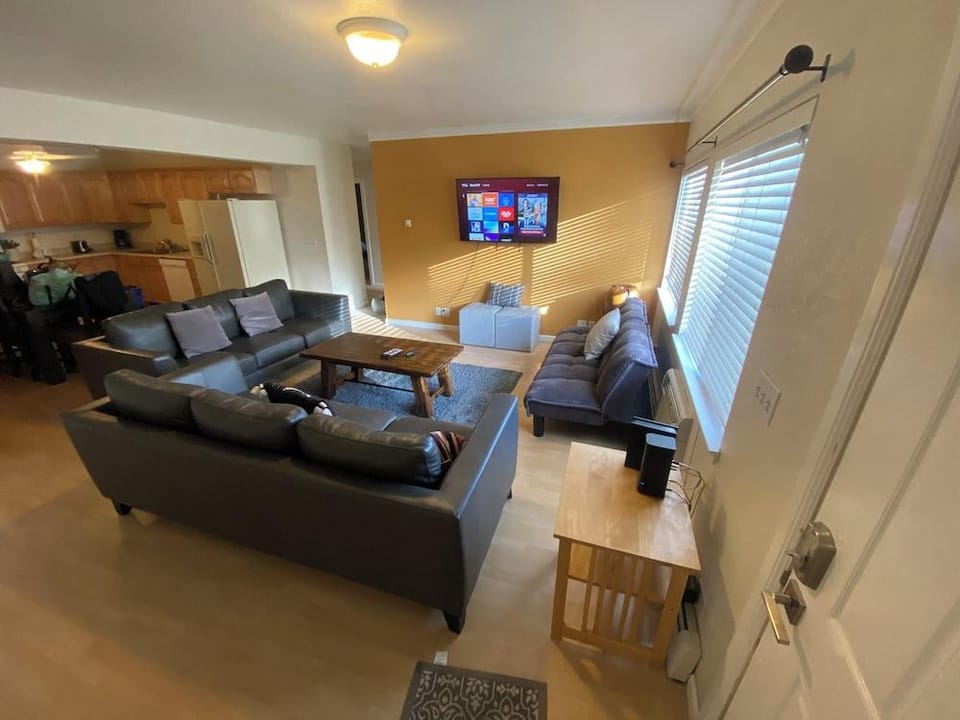 Zephyr Cove Unit 8 Hotel in Marla Bay