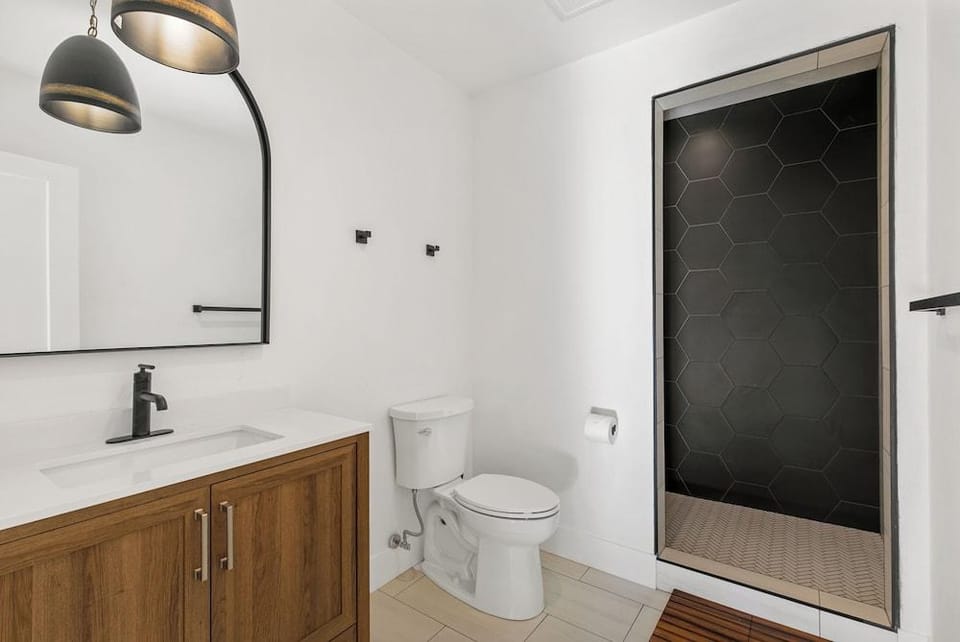Zephyr Cove Studio Unit 6 Hotel in Marla Bay