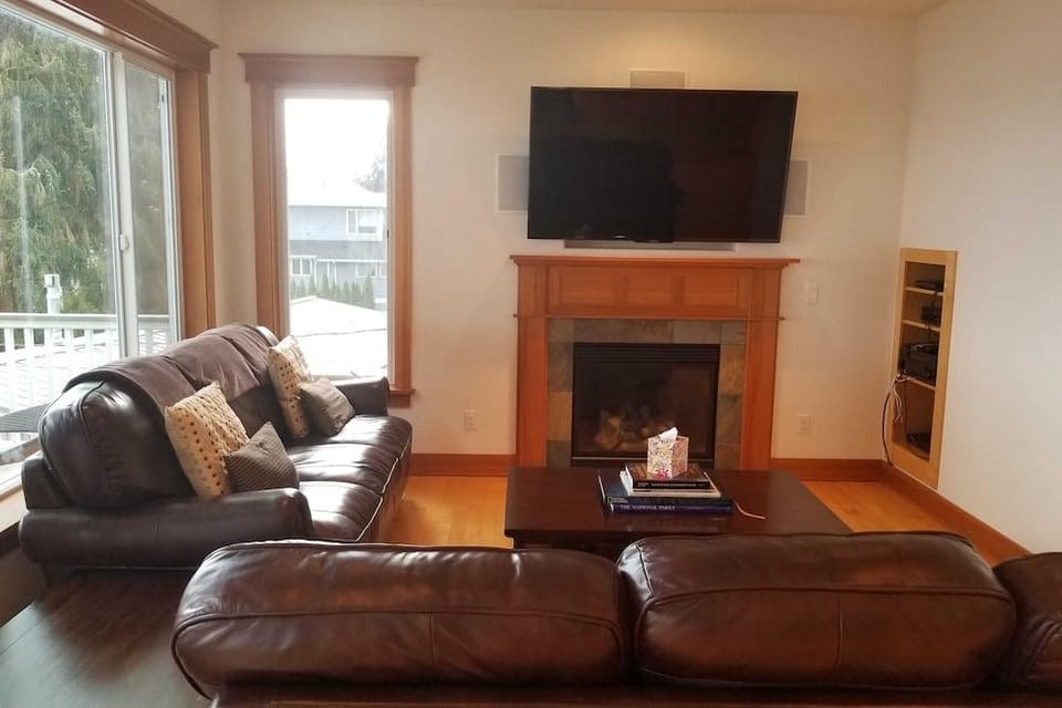 Cascade View Haven by Avantstay Saratoga Vistas Hotel in Camano Island