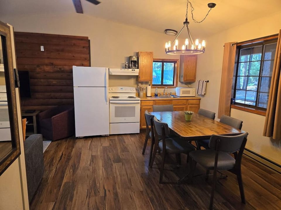 Yuba River Inn Hotel in Sierra City