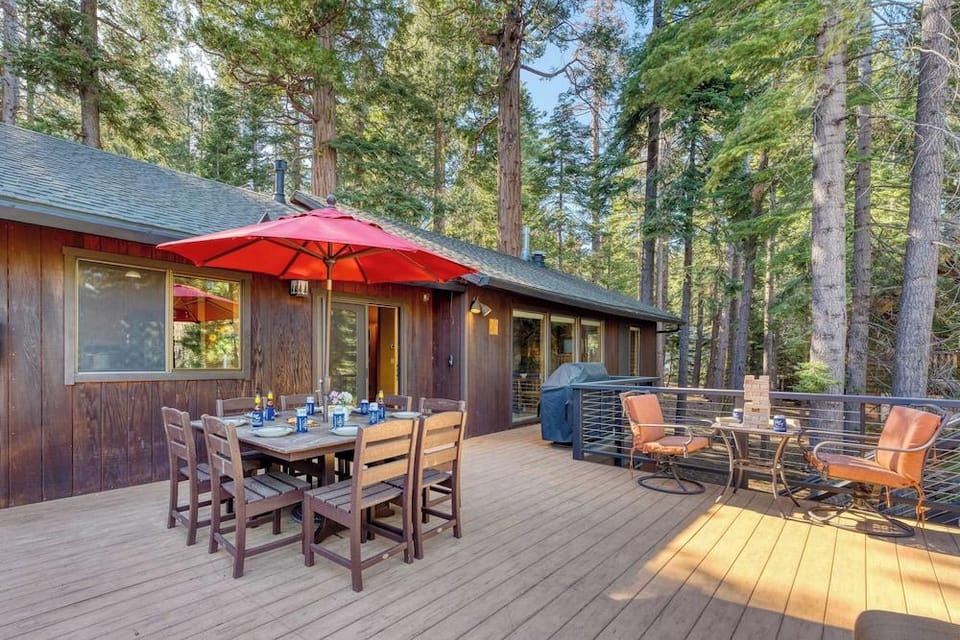 Paige Meadow by Avantstay Near Lake & Tahoe City Hotel in Tahoe City