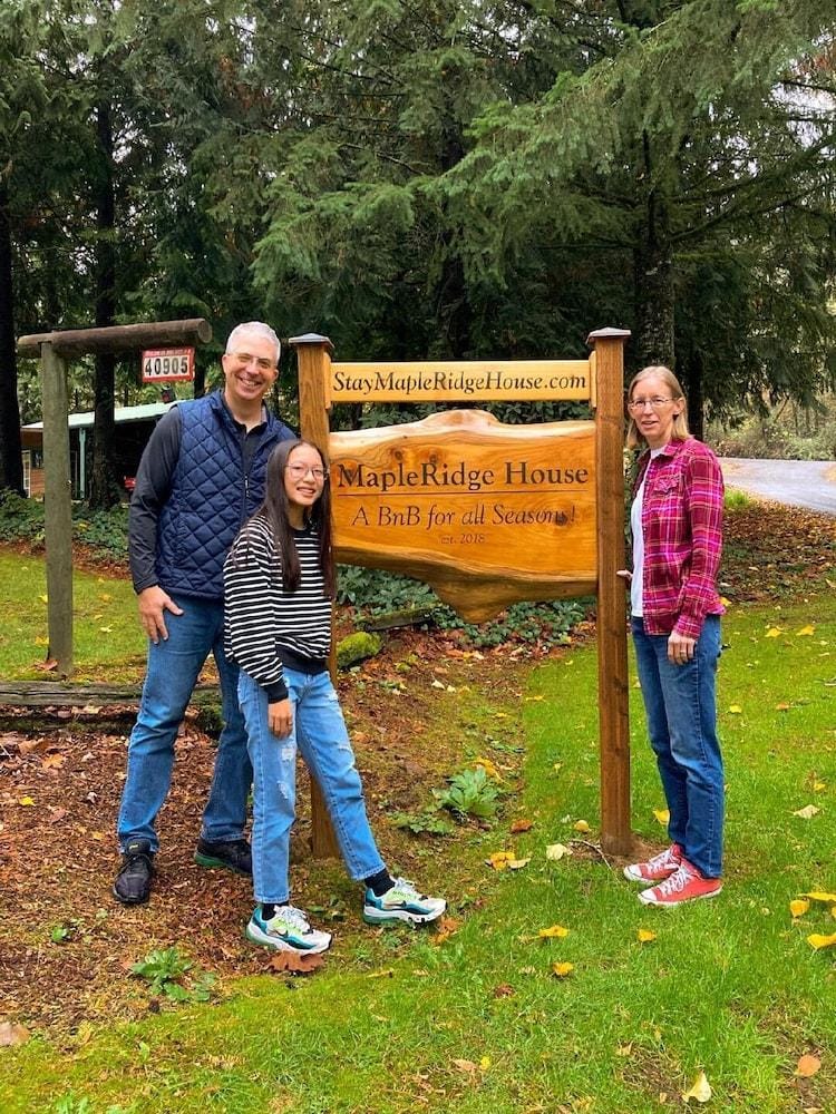 MapleRidge House: A BnB For All Seasons! Hotel in Washington