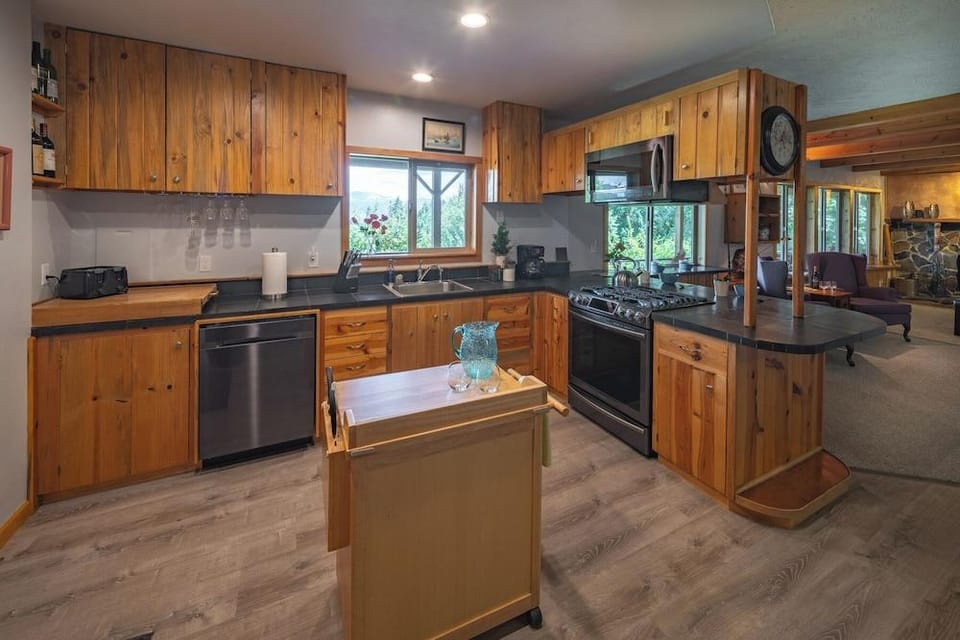 MapleRidge House: A BnB For All Seasons! Hotel in Washington