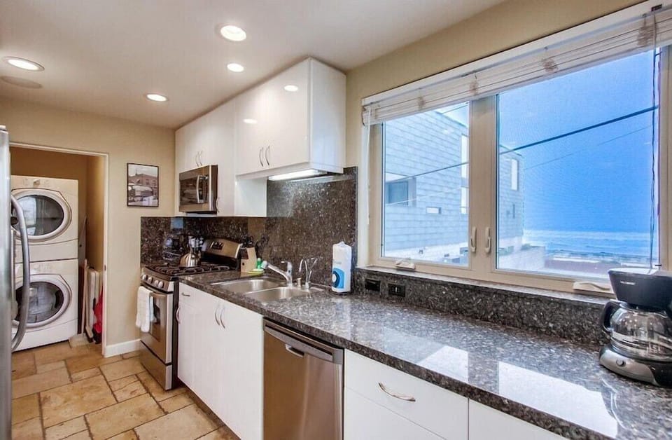 Ocean View Luxury 2 Hotel in Mission Beach