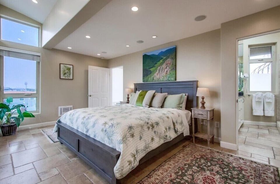 Ocean View Luxury 2 Hotel in Mission Beach