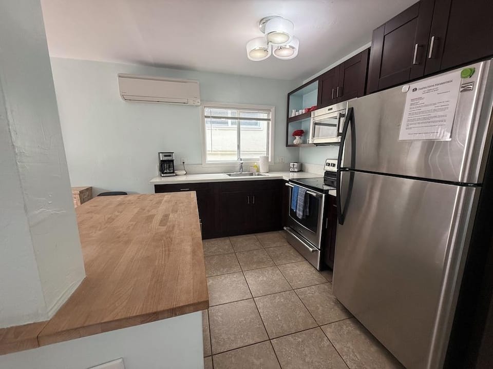 Charming 2BR Ocean Beach Hotel in Point Loma