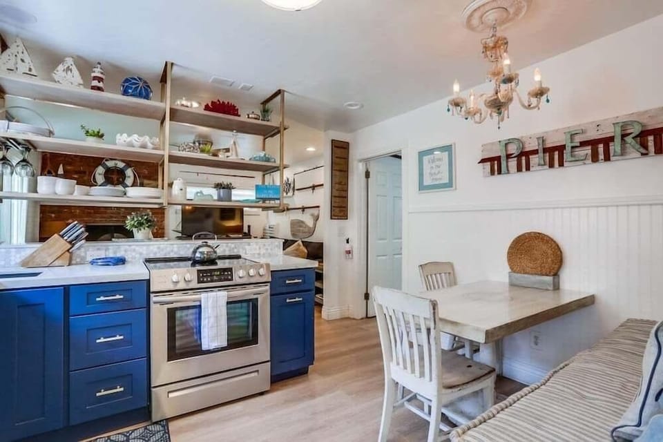 Rockaway Cottage Hotel in Mission Beach