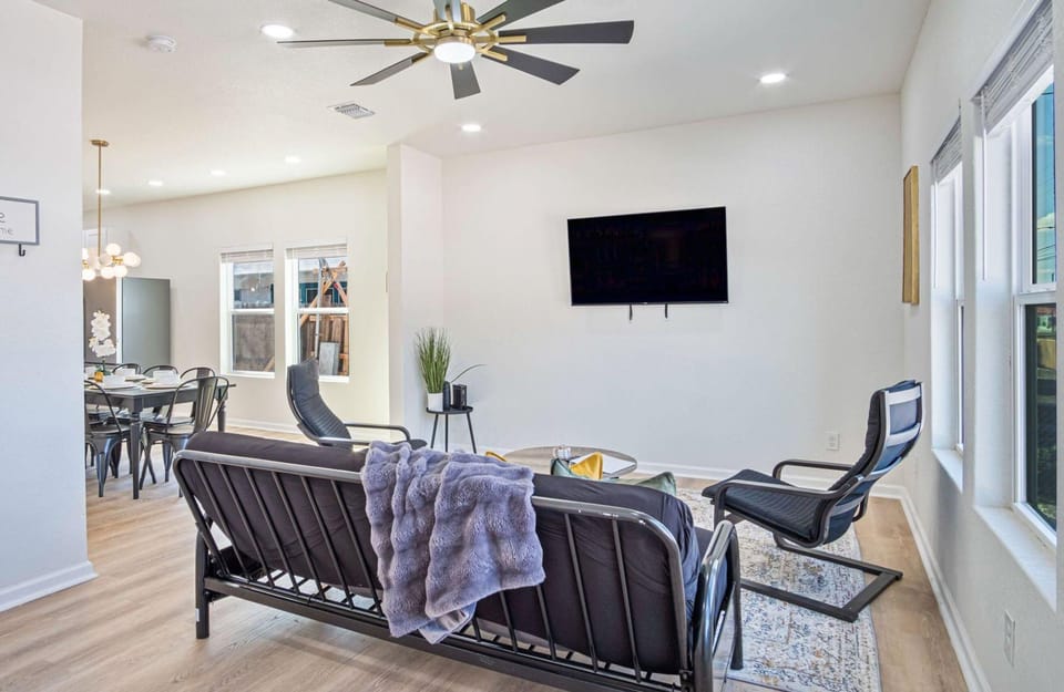 Perfect Spot to Relax 4br/3ba Near Dtown Hemisfair Hotel in San Antonio