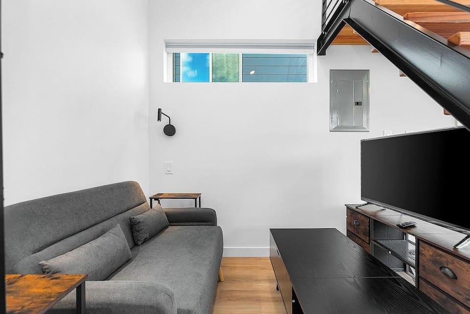 Echo Loft: A Modern Escape Hotel in Columbia City