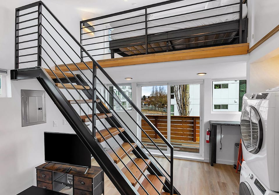 Echo Loft: A Modern Escape Hotel in Columbia City