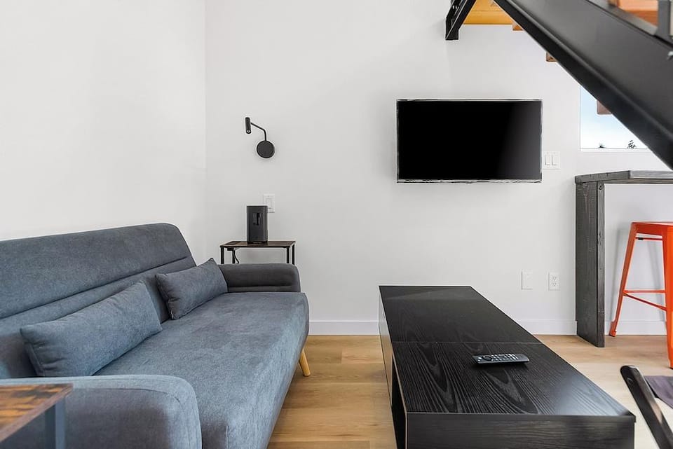 Sleek & Stylish Urban Loft Hotel in Columbia City