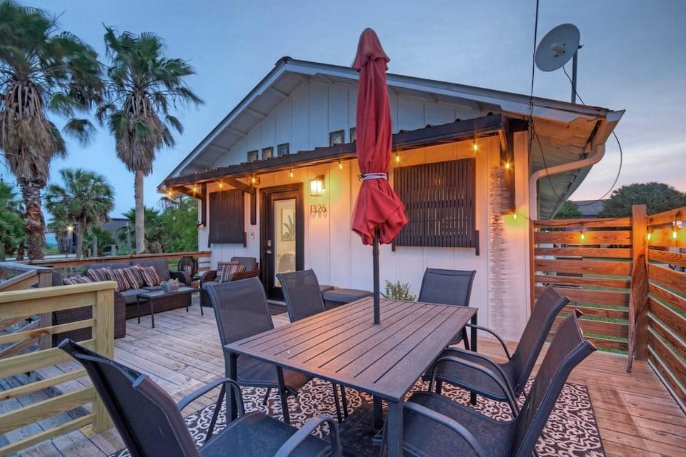 Simpatico by Avantstay Pool, Near Birding Center Hotel in Port Aransas
