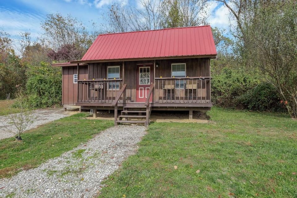 Cozy Cabin Hotel in Ohio