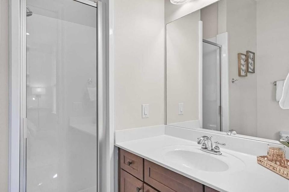 Walk to Seacrest Beach, Resort Pool Modern 3bdr Free Wheelin by Avantstay Hotel in Rosemary Beach
