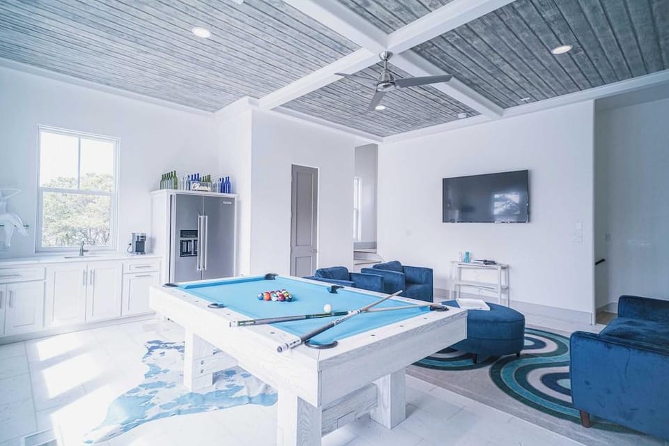 Beauty and the Beach by Avantstay Rooftop w/ Gulf Views, Pool Access Hotel in Inlet Beach
