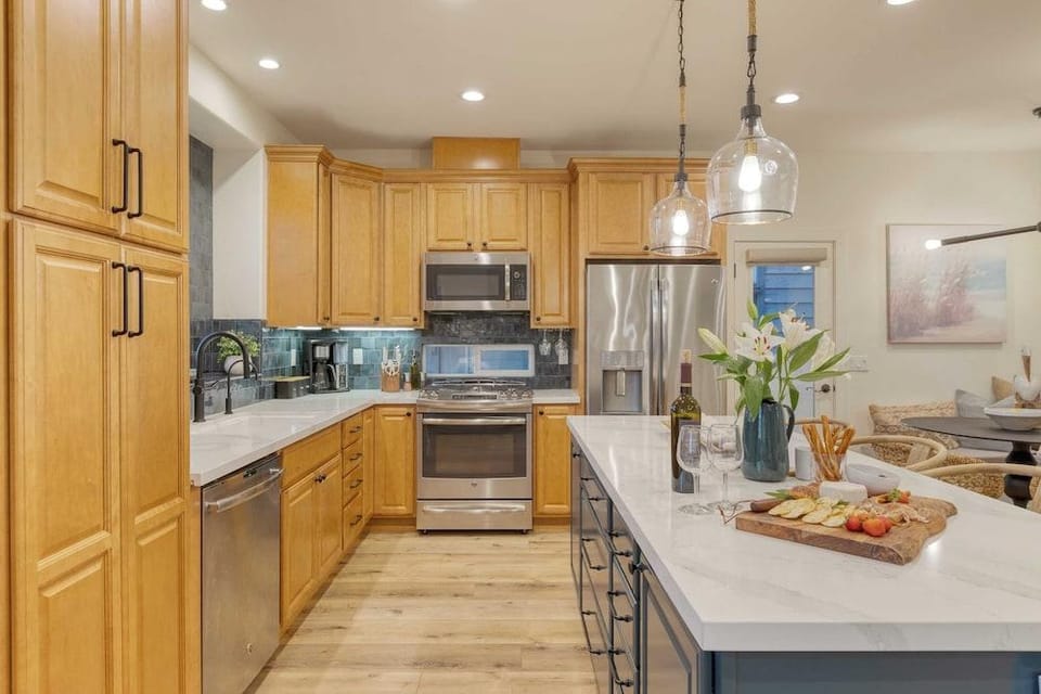 Sunset Serenity by Avantstay Rooftop w/ Hot Tub & Fire Pit, 3 Blocks to Beach! Hotel in Grover Beach