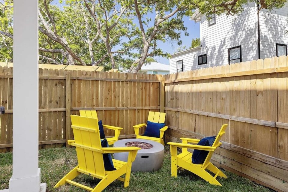 Hot Tub, Firepit, Putting Green Near the Beach Vilano Fairway by Avantstay Hotel in Vilano Beach
