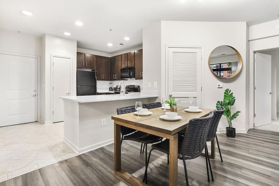DC Charm in Crystal Apartments Hotel in Crystal City