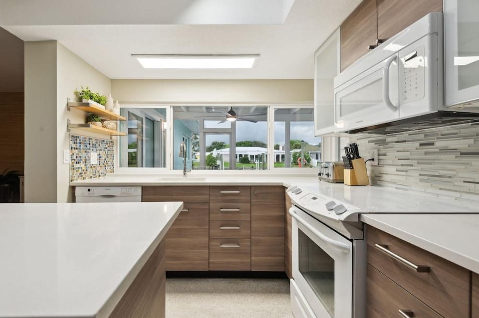 Marlin Manor 4 Bedroom Home by RedAwning Hotel in Cocoa Beach
