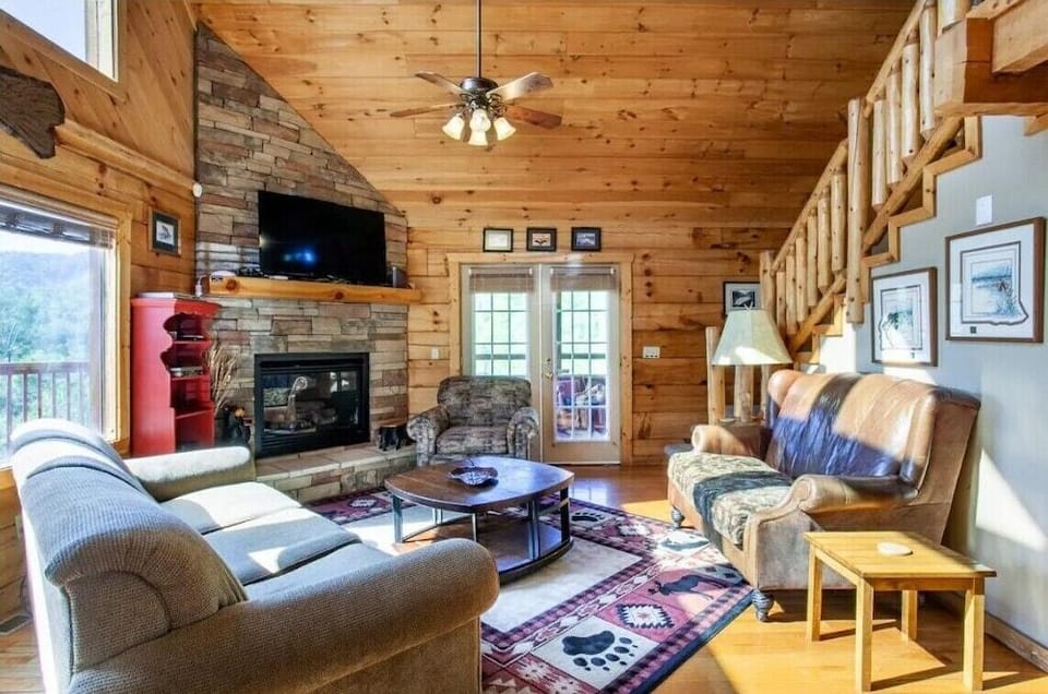 Highland View Hotel in Sevier County