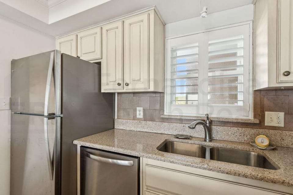 Tropical Theme Condo with Picturesque Atlantic View by RedAwning Hotel in Fernandina Beach