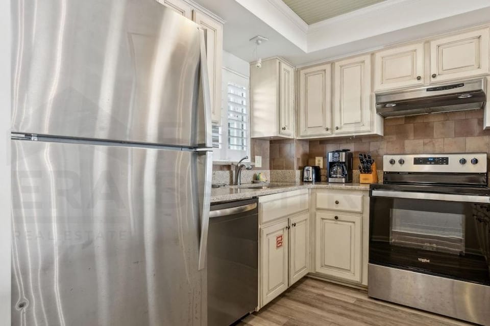 Tropical Theme Condo with Picturesque Atlantic View by RedAwning Hotel in Fernandina Beach
