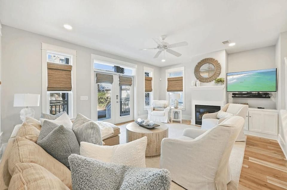 Southern Shores by Avantstay Seacrest Beach Resort Pool Hotel in Rosemary Beach