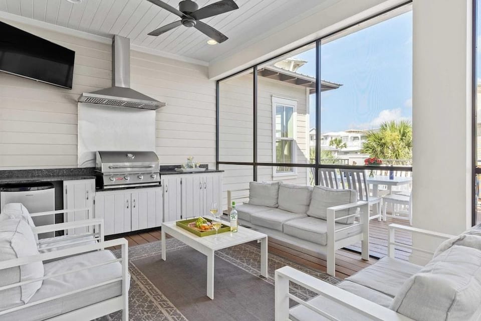 Totally Beachin by Avantstay Sleeps 18 Seacrest Beach Hotel in Rosemary Beach