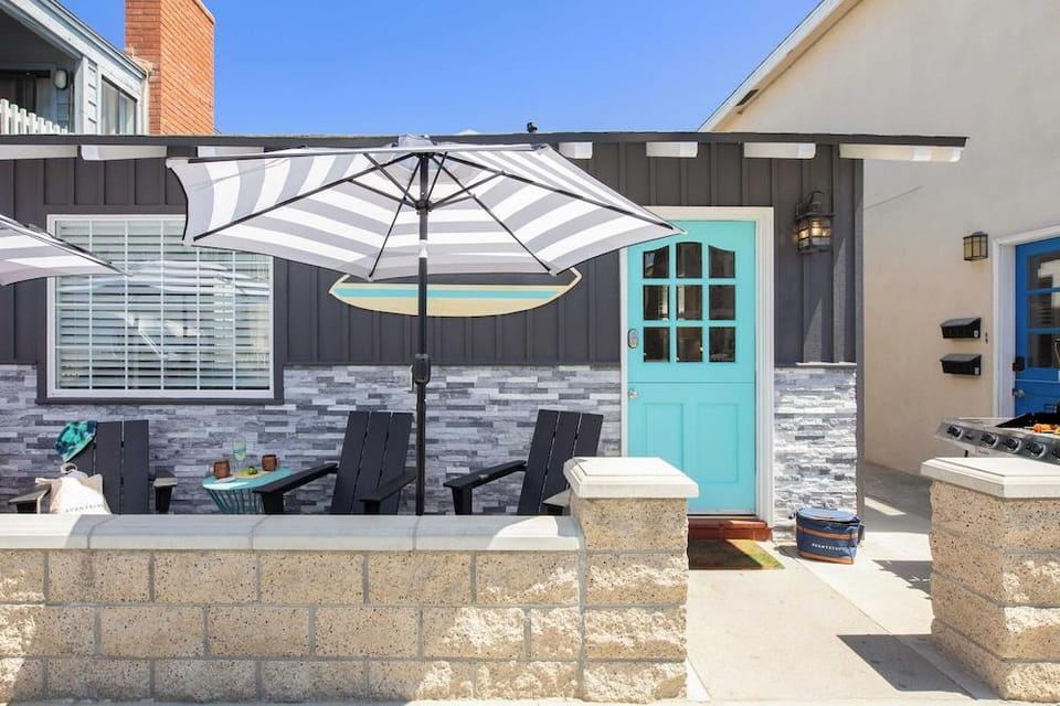 Surfrider I by Avantstay Walk to the Beach + Patio Hotel in Balboa Peninsula