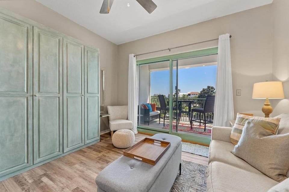 Inn at Seacrest 309- Somewhere in the Sun Hotel in Rosemary Beach