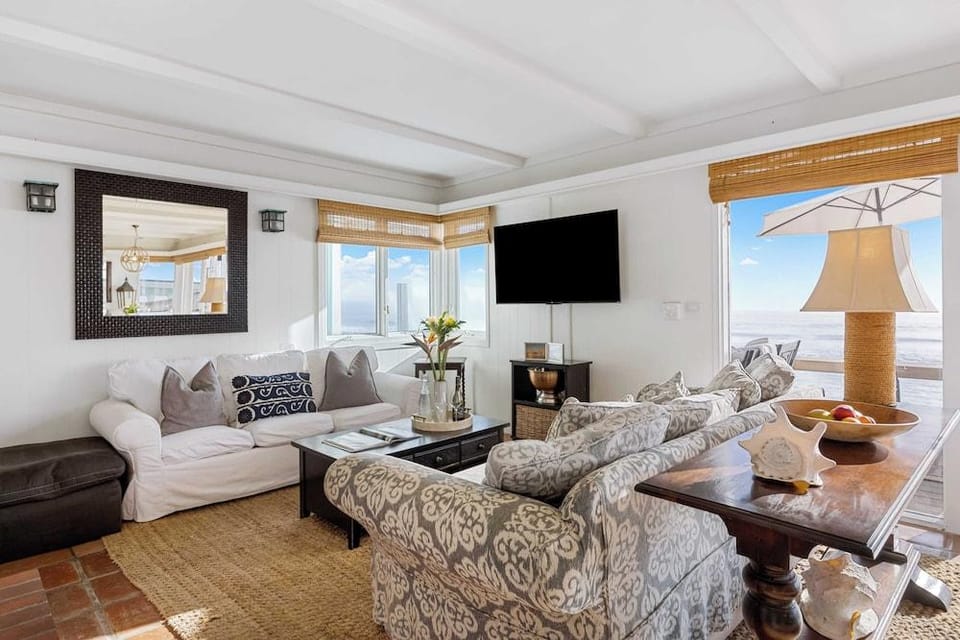 Unbeatable Beachfront Bliss w/ Ocean Views, Luxe Interiors & Patio Beach Road Hotel in Dana Point