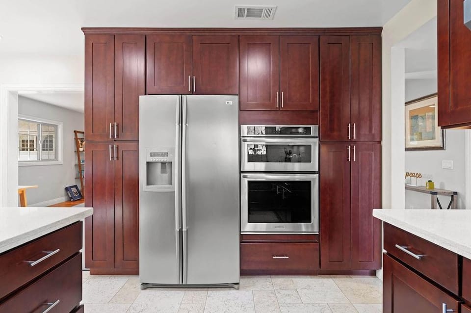 Luxury Estate With Sparkling Pool & Elegant Amenities Hotel in Glendora
