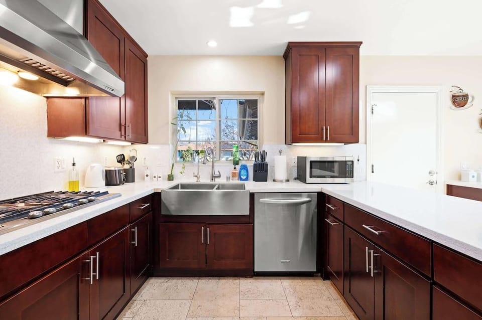 Luxury Estate With Sparkling Pool & Elegant Amenities Hotel in Glendora