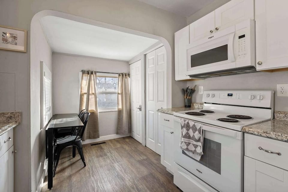 The Cozy Bellows Retreat for 4 Hotel in Franklinton