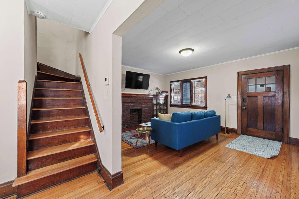 Tibet Twins Suites For 12! Hotel in Clintonville