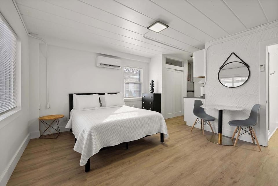 Chic City Retreat 89 For 2 Hotel in Ohio