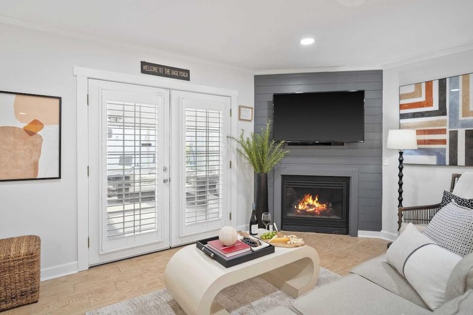 Newly Renovated! 2-min Walk to the Beach The Coastal Cottage by Avantstay Hotel in Sunnyside