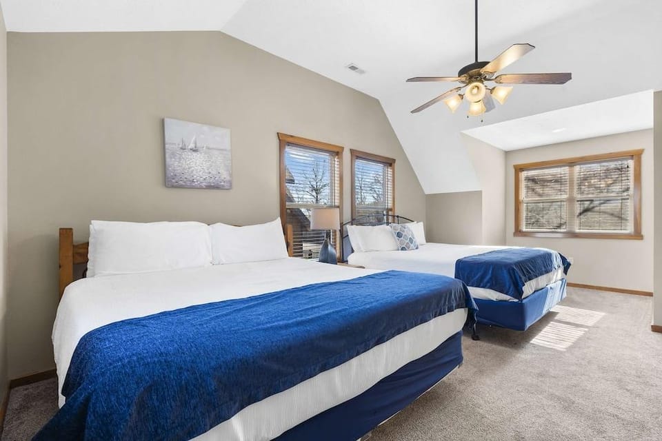 Serenity Oaks Stay for 16! Hotel in Indian Point