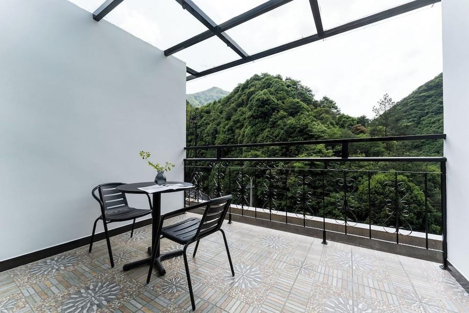 Tonglu You Jian Shui Zhi Lin B&B Hotel in Hangzhou