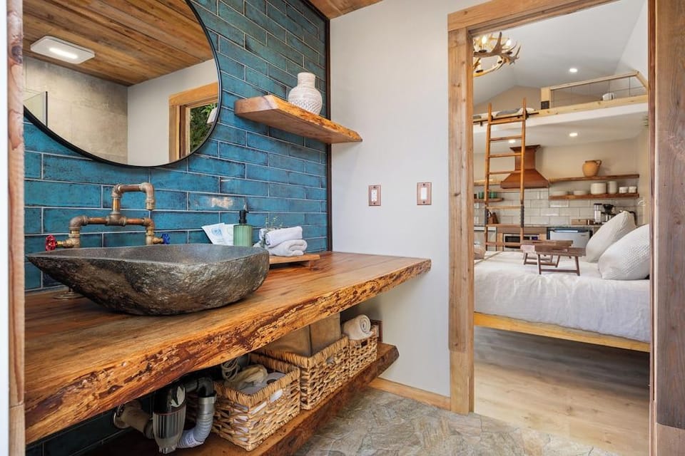 Secluded Luxury Couples cabin Sauna Pool Hotel in Rio Grande