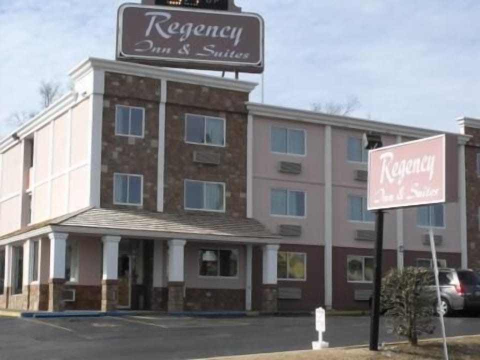 Regency Inn And Suites Nashville Hotel in East Nashville