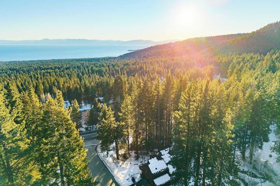 Views + Mins to Skiing, Lake, & Incline Village Incline Serenity by Avantstay Hotel in Incline Village