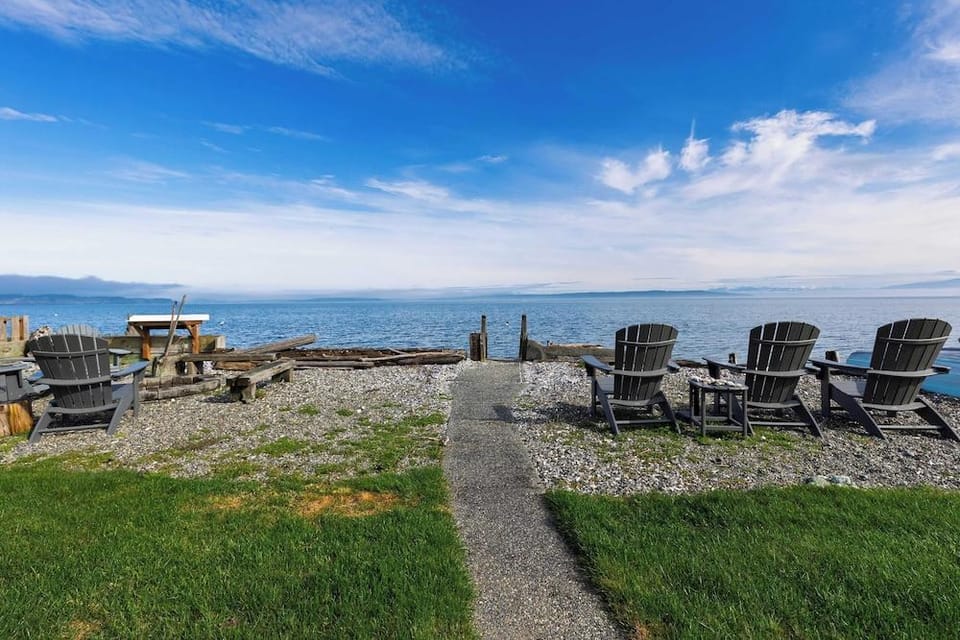 Chic Whidbey Island Waterfront Home w/ Hot Tub, Firepits + Views Hotel in Whidbey Island