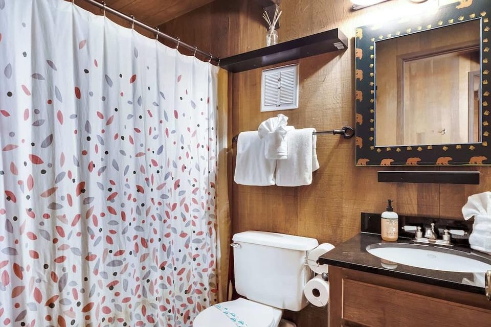 Truckee Cabin Getaway Sleeps 6 Hotel in Truckee