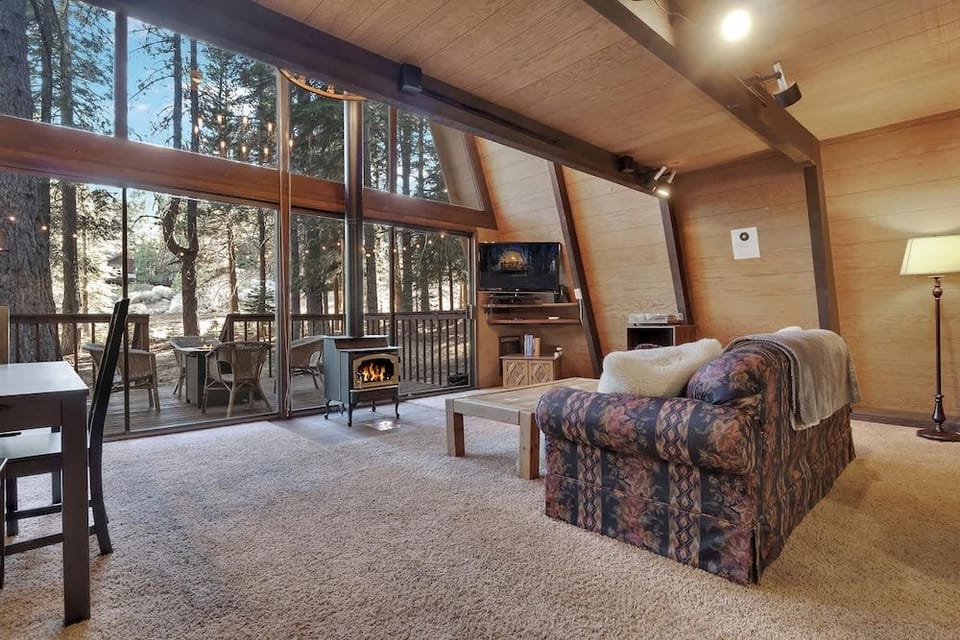 Truckee Cabin Getaway Sleeps 6 Hotel in Truckee