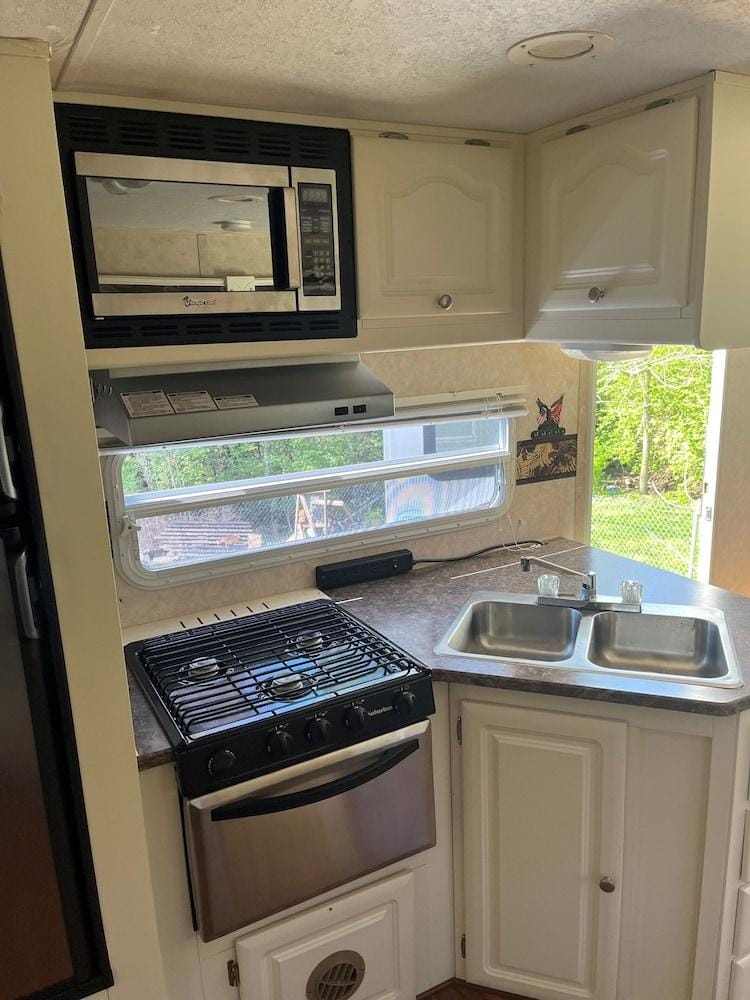 Big Spacious Camper Hotel in Ohio